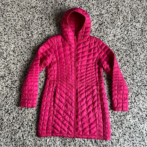 The North Face Women's Hot Pink Quilted Hooded Long Puffer Jacket - Picture 6 of 16